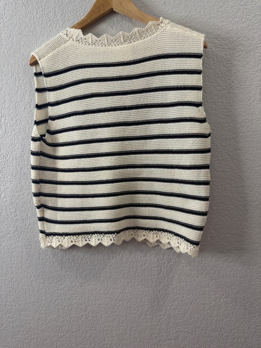 Button vest - Picture 4 of 4